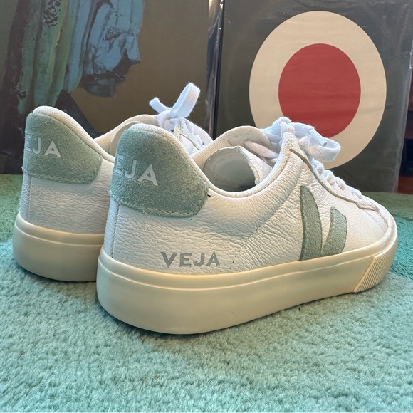 Veja White and Green Women's Sneakers - Picture 4 of 16